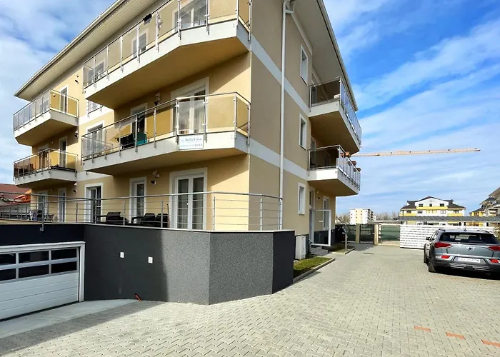 Bella Vista Apartments